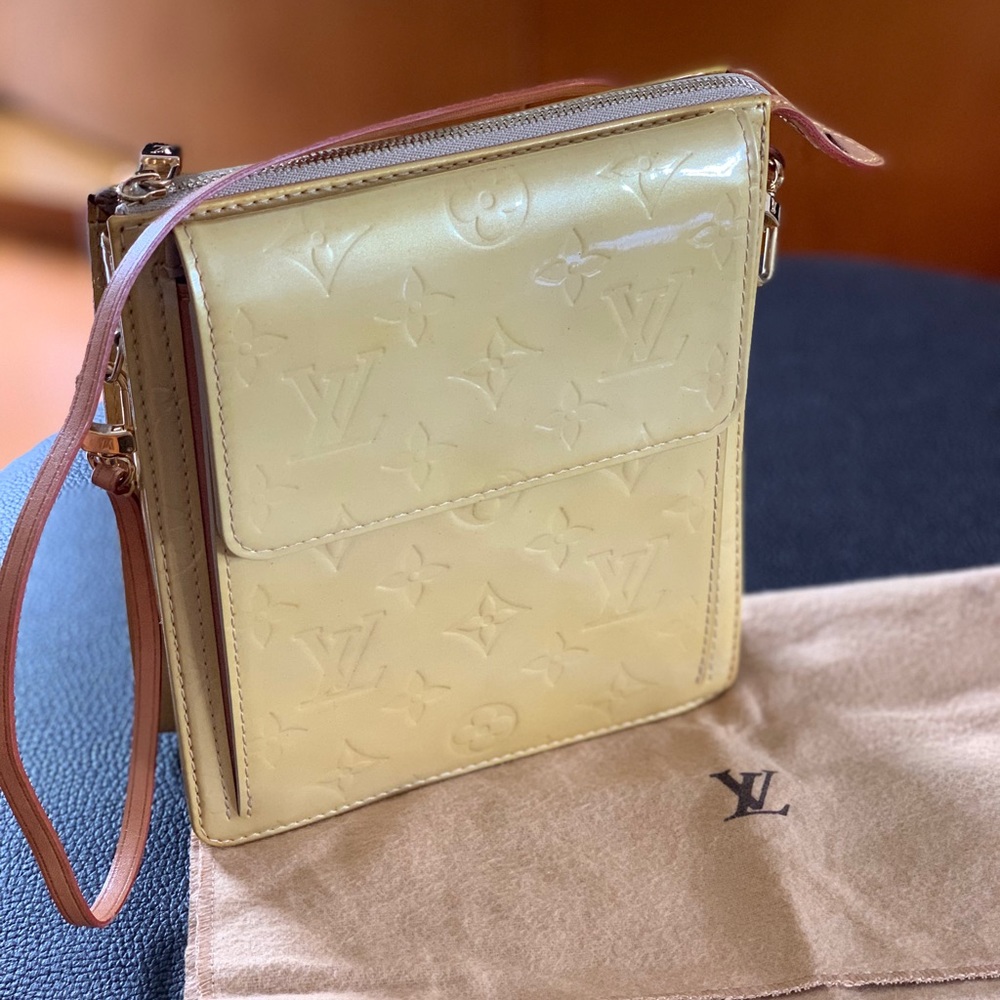 Louis Vuitton Monogram vernis spring street lime